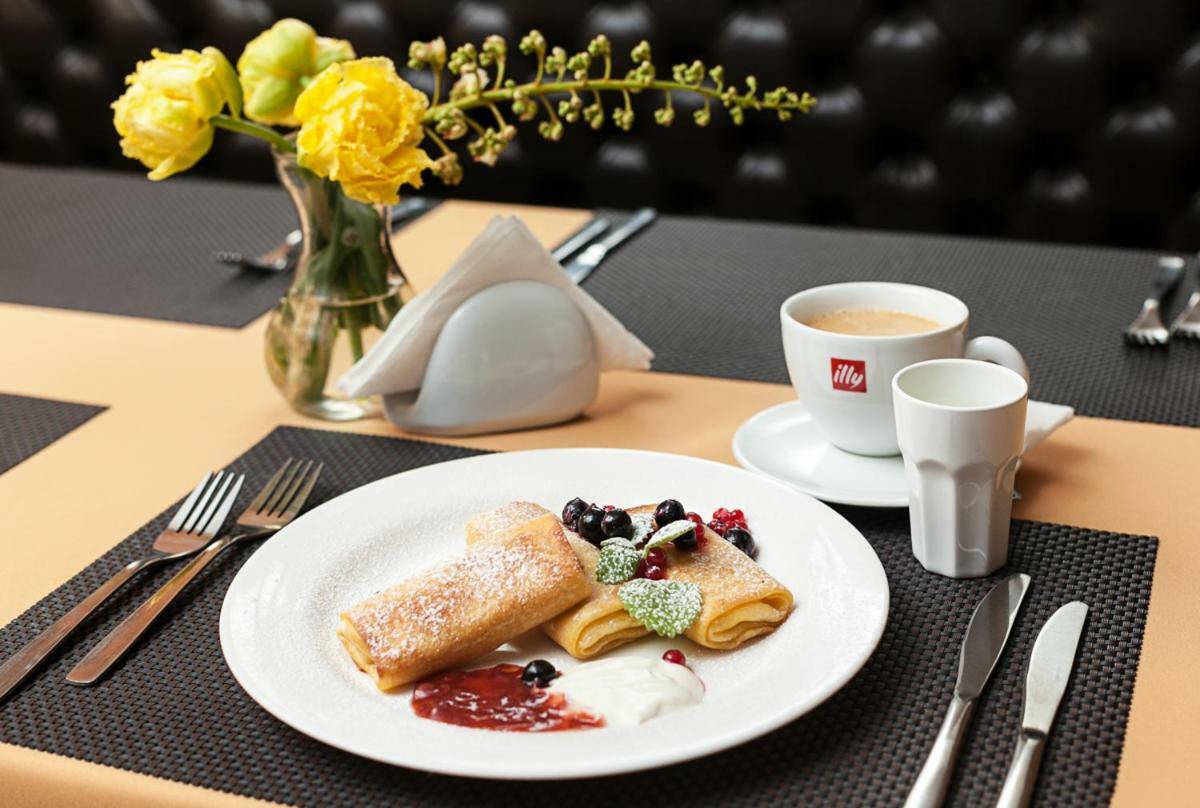 Conviva Hotel Panevezys Ngoại thất bức ảnh