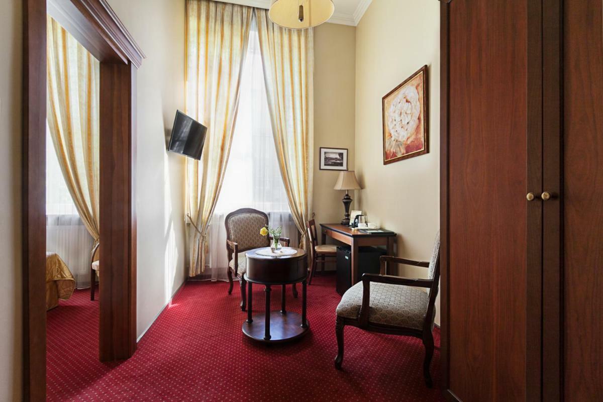 Conviva Hotel Panevezys Ngoại thất bức ảnh