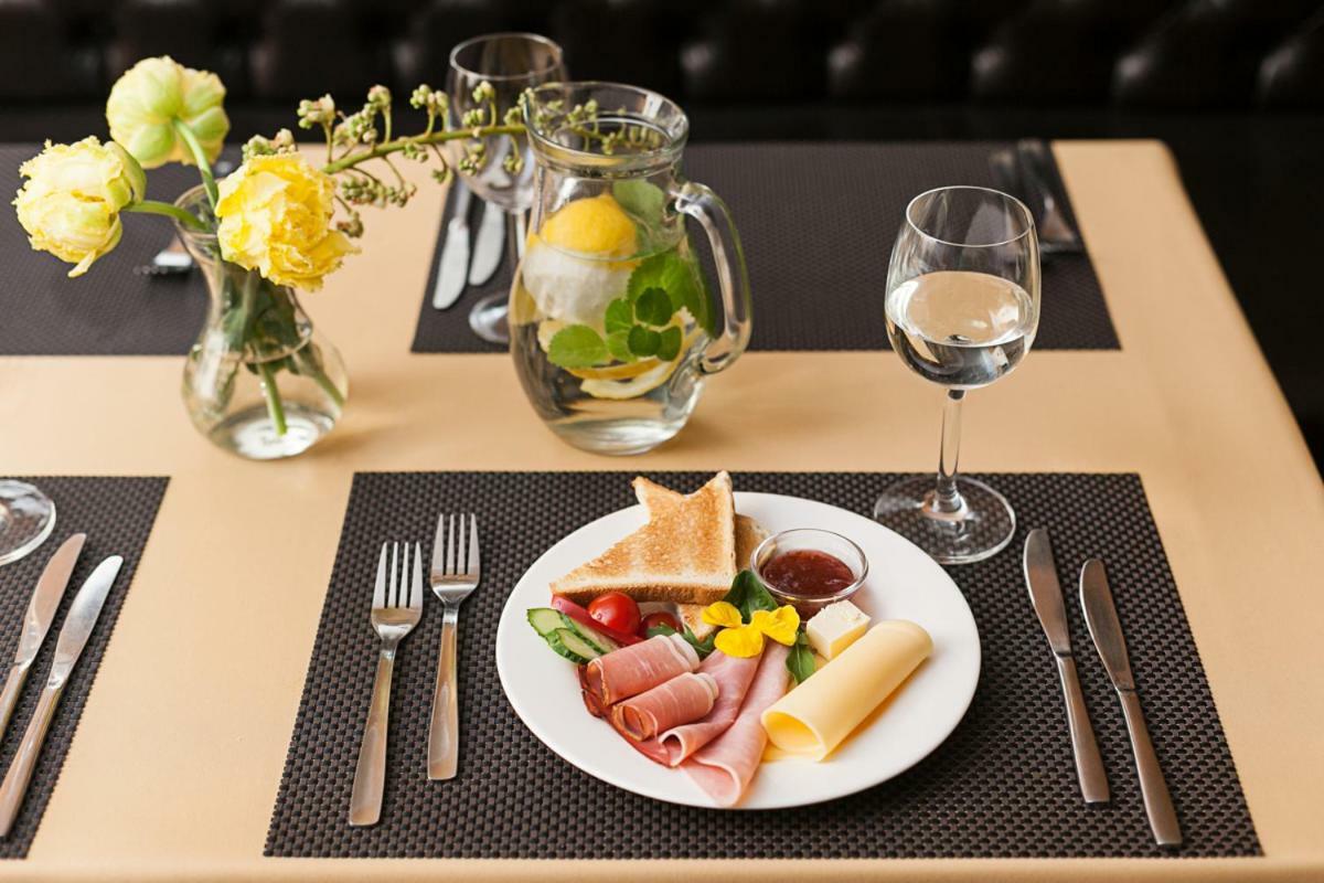 Conviva Hotel Panevezys Ngoại thất bức ảnh
