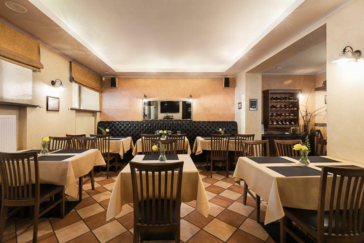 Conviva Hotel Panevezys Ngoại thất bức ảnh