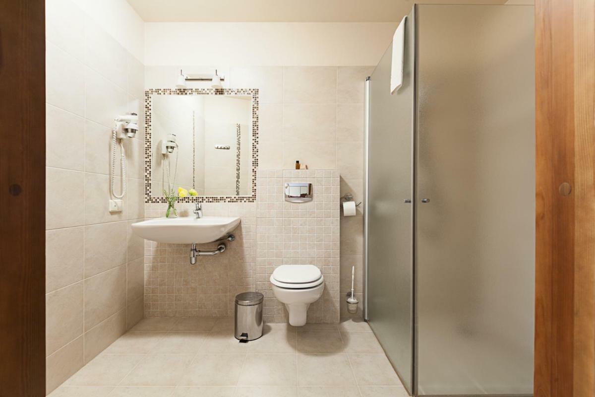 Conviva Hotel Panevezys Ngoại thất bức ảnh